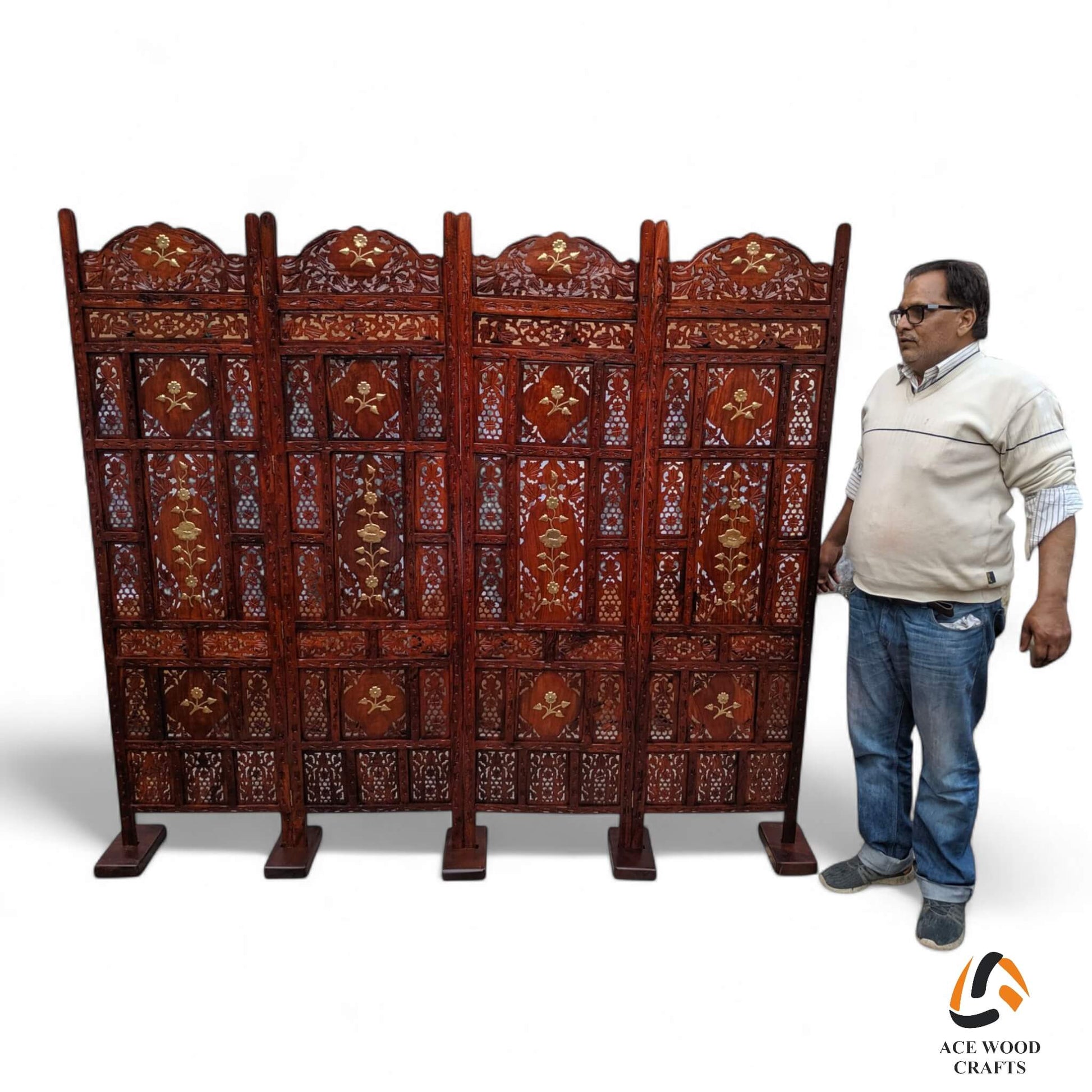 Sheesham wood partition with detachable wooden stands for straight placement